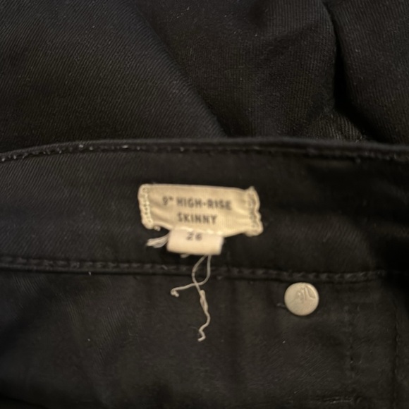 9" Mid-Rise Skinny Jeans in Lunar Wash: TENCEL Denim Edition with Fort Lonesome - Picture 7 of 9